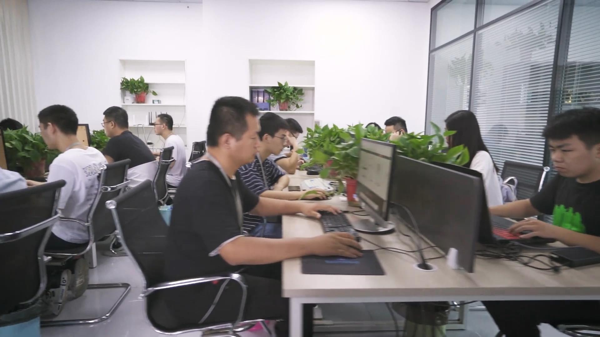 企业网站建设别踩坑！MG冰球突破 11 年定制，让官网成为获客利器